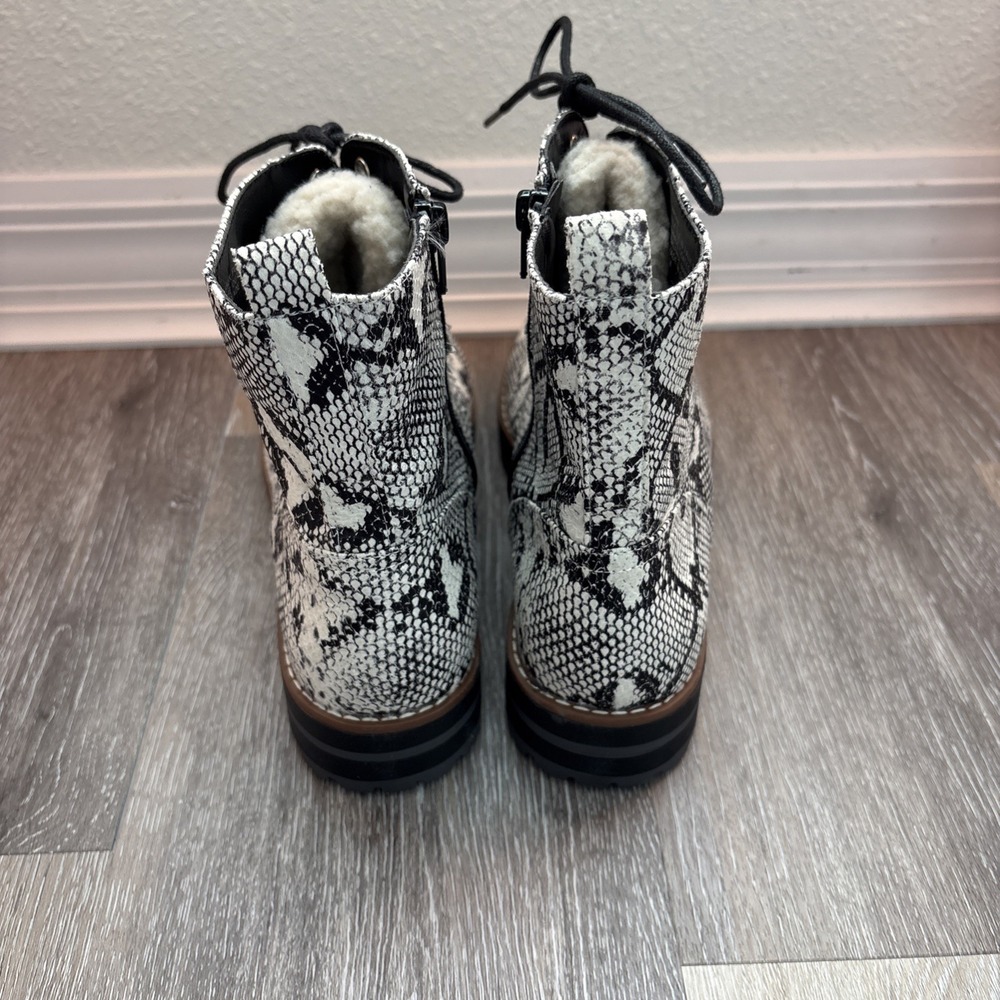 Crown & Ivy NAOMI Snake Print Textile/Fur Trim Lace Up/Zip Ankle Boots Size 9 - Picture 4 of 12